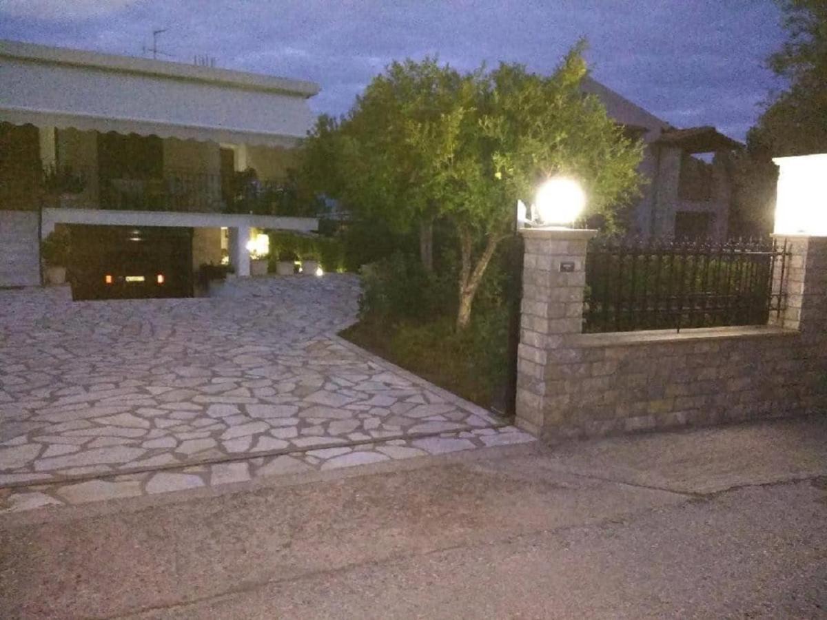 Apartmán Ήσυχο Σπίτι Στη Ναύπακτο Nafpaktos Exteriér fotografie
